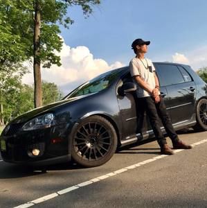 Meet your Posher, Nicholas